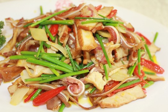 臘耳尖炒香干