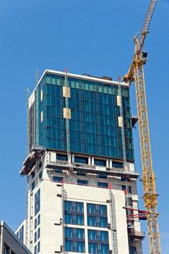 有起重機(jī)的高建筑工地