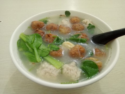 生汆丸子湯