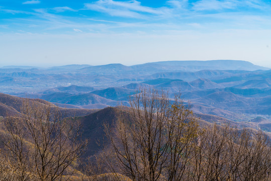 群山