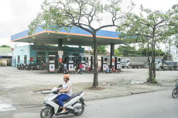 越南街景 街上的行人 骑摩托