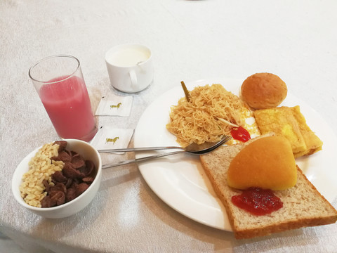 豐盛的自助早餐
