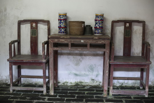 舊葉挺故居桌椅