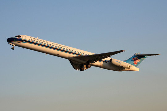 飛機(jī)起飛 民航 中國南方航空