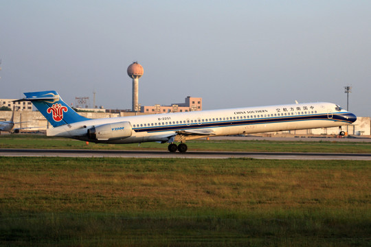 飛機 降落 中國南方航空