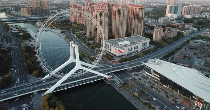 海河與摩天輪