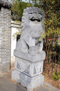 獅子雕塑