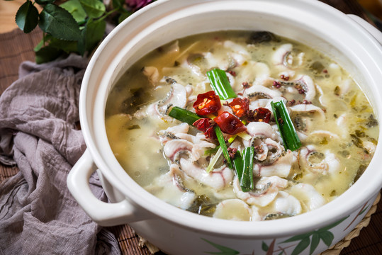 酸菜魚(yú)