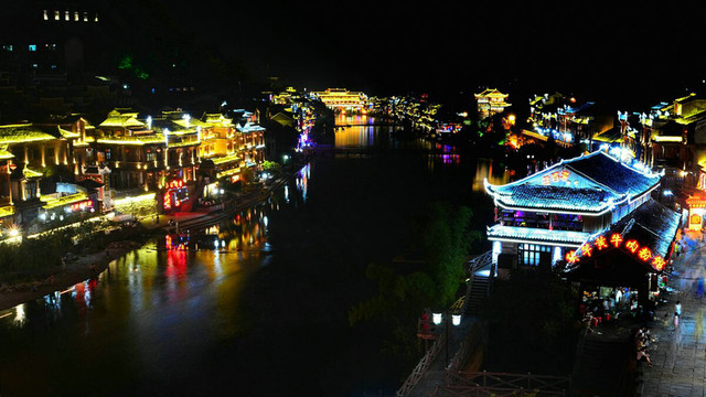 古鎮(zhèn)夜景