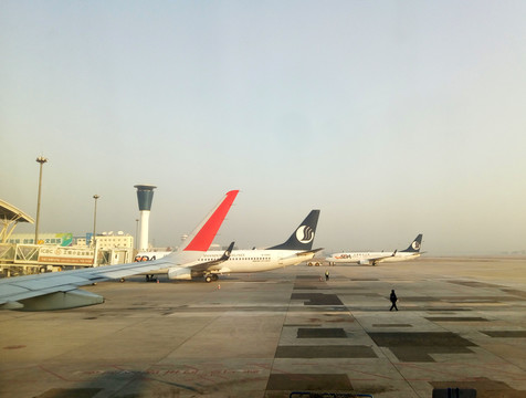 機(jī)場停機(jī)坪