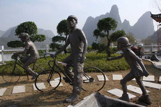 雕塑自行車