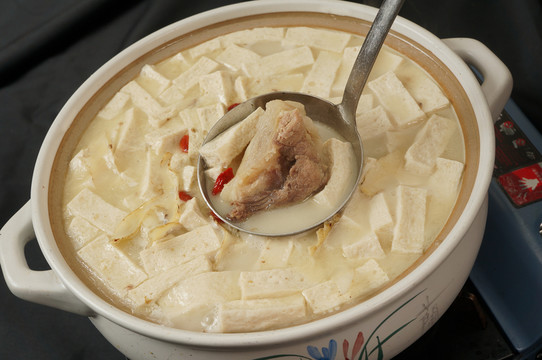排骨豆腐湯