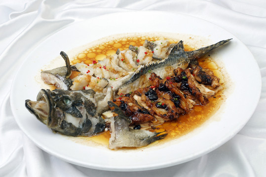 清蒸鱸魚