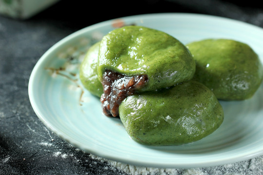 豆沙青團(tuán)