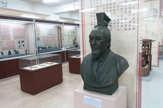 北京中醫(yī)藥博物館 張仲景像