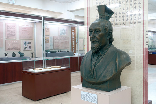 北京中醫(yī)藥博物館 張仲景像