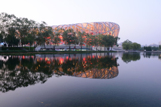 鳥(niǎo)巢夜景