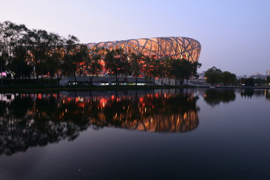鳥(niǎo)巢夜景