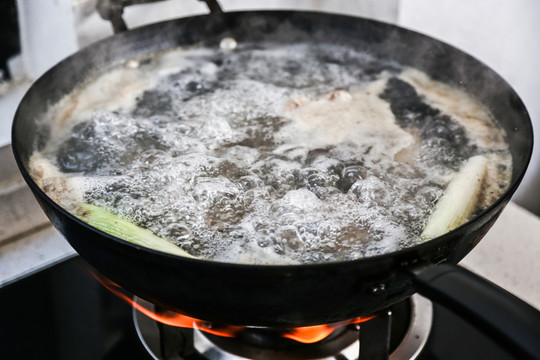 骨頭湯鍋