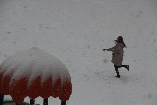戲雪圖 （6）