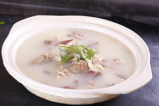 砂鍋羊雜湯