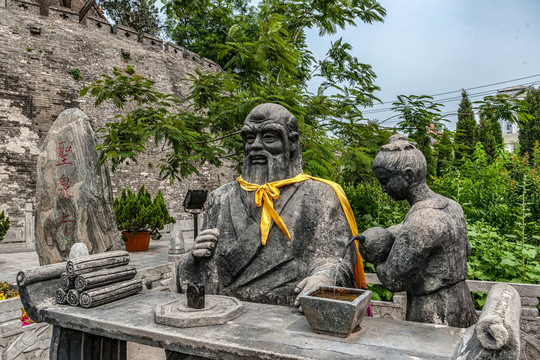 河南鹿邑老子塑像