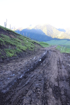 泥濘的山路