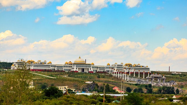 海拉爾兩河圣山一塔兩寺旅游區(qū)