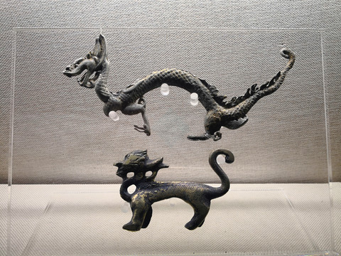 五代吳越鉛龍?chǎng)探疸~龍