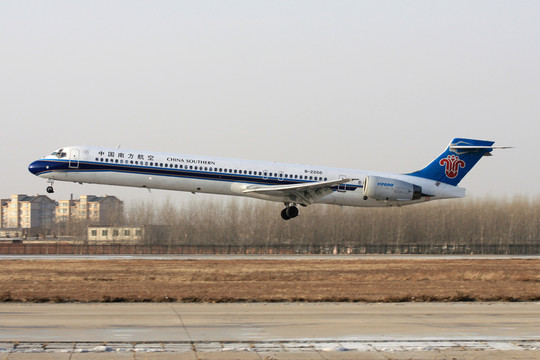 民航飛機(jī) 飛機(jī)降落 南方航空