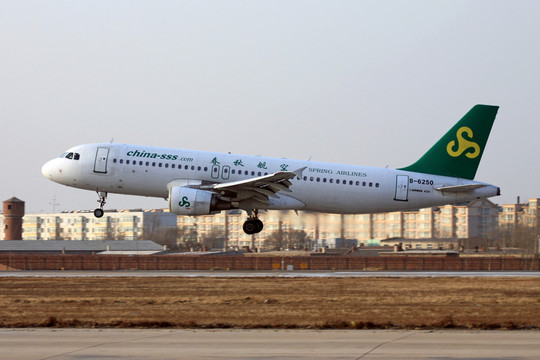 民航飛機(jī) 降落 春秋航空