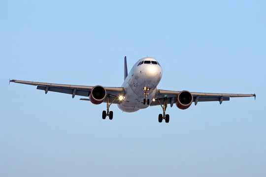 民航 飛機降落