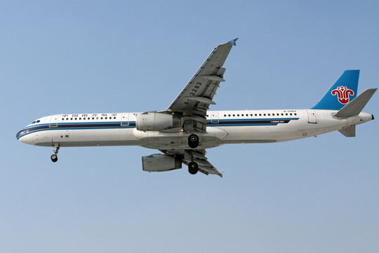 民航 飛機(jī) 降落 中國(guó)南方航空