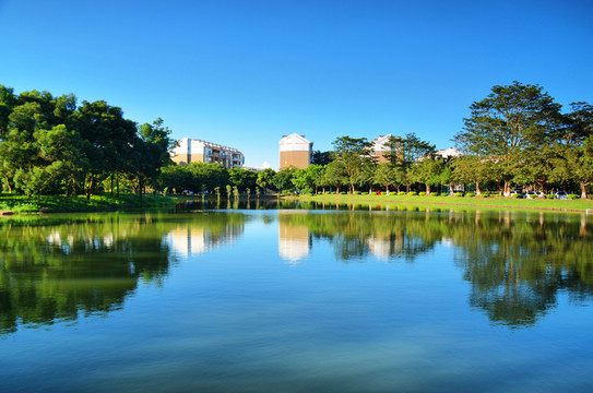 北京師范大學(xué)珠海校區(qū)樂(lè)育湖