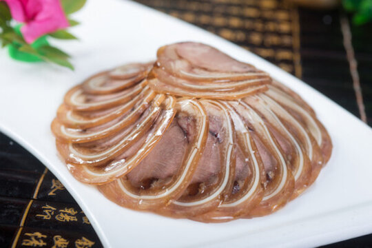 悄悄細(xì)語(yǔ)