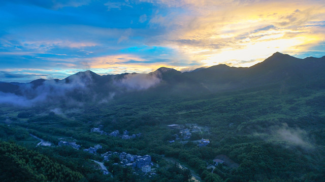 雨后山村