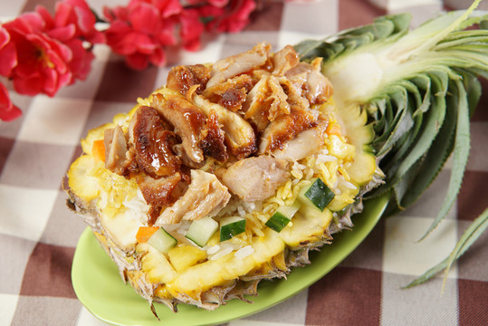 鹵肉菠蘿飯