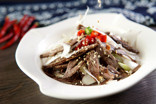 拌牛肉