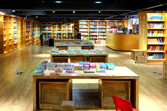 圖書館閱覽室內(nèi)景