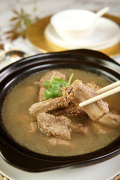 煨排骨