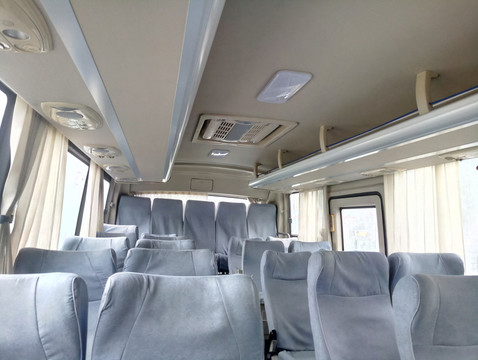 大巴車廂