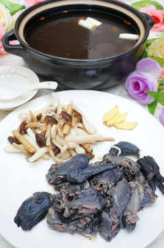 烏雞煲湯