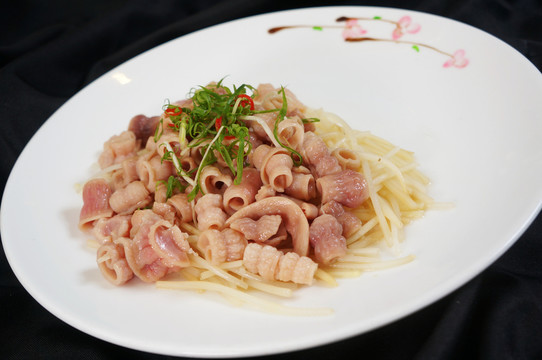 涼拌鯊魚腸