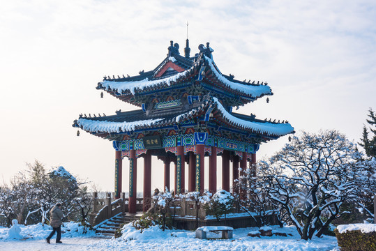 雪后的博愛亭