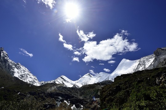 稻城亞丁央邁勇雪山