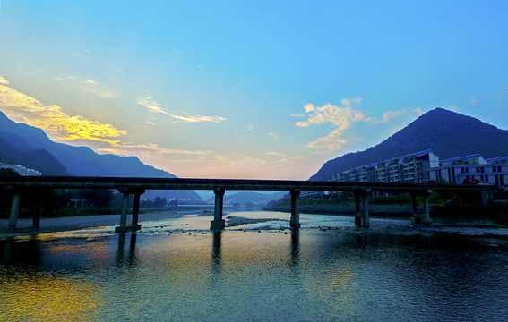 秋浦河風(fēng)光