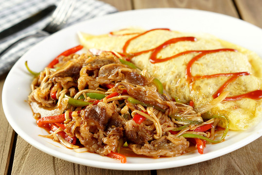 金針菇肥牛蛋包飯
