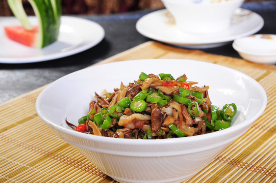 雞油菌