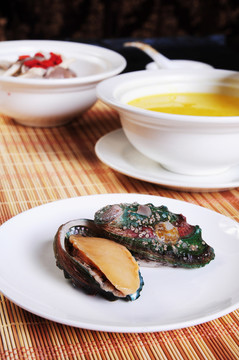 上湯鮑魚(yú)