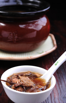 老母雞茶樹菌湯